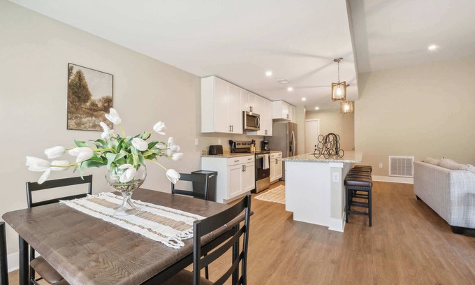 Acme Condo | Relax w/Your Pet! Cozy Traverse City Condo