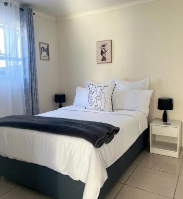 Trawal House | Relaxa Sleep & Go - Self Catering Accommodation