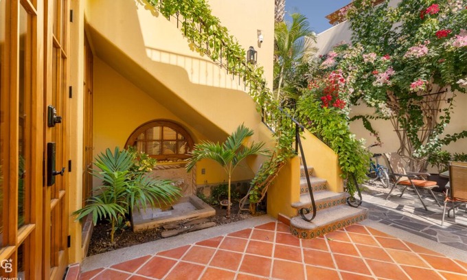 Loreto Villa | Relaxation & Luxury