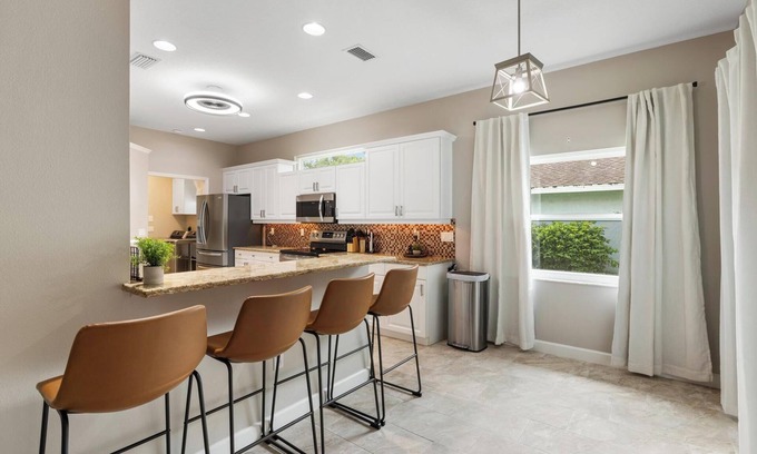 South Gate Ridge House | Relaxing 4BR Home with Saltwater Pool/Spa, Near the Beach, 30 day minimum, perfe