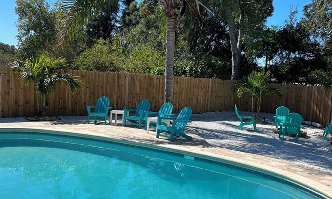 Largo House | Relaxing family friendly heated pool home close to beach