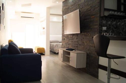 Guayaquil Apartment | Remodeled Studio Apt in Guayaquil Centro w a View