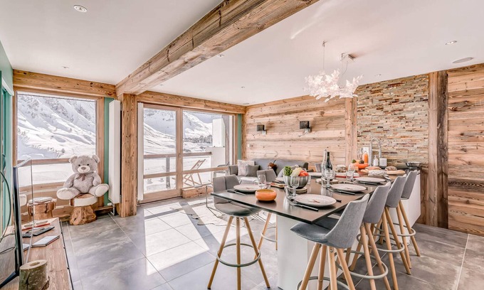 Tignes le Lac Apartment | Renovated 3* apartment, sleeps 6, glacier view, hotel services included, 2 suites