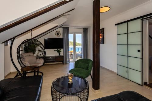 Rogoznica Apartment | Renovated Apartments Skorin