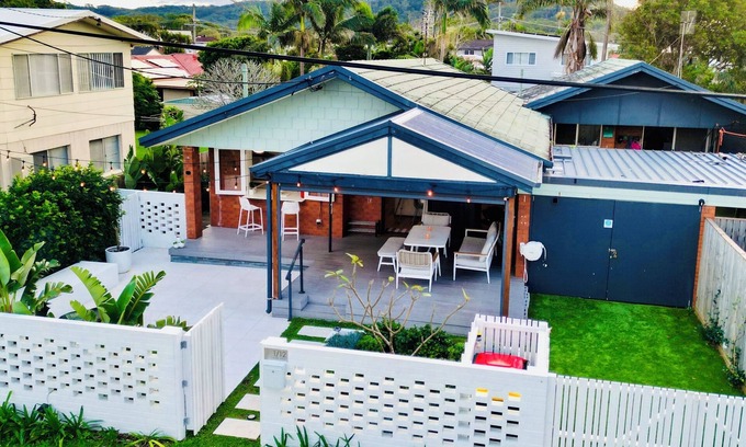 Bogangar House | ποΈ Renovated Family Beach House, Walk to Sand π