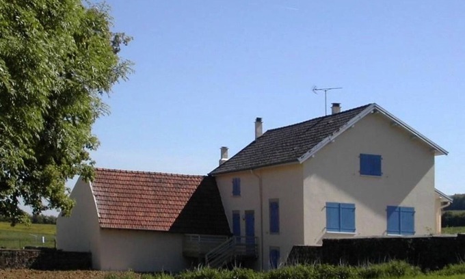 Breurey-les-Faverney Cottage | Renovated old mill with enclosed garden in Breurey-lès-Faverney