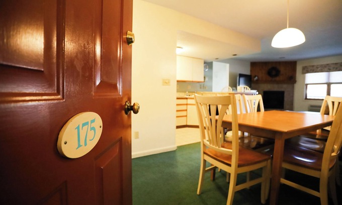 North Woodstock Condo | Rent this Deer Park Vacation Condo across from Rec. Center! (DP175A)