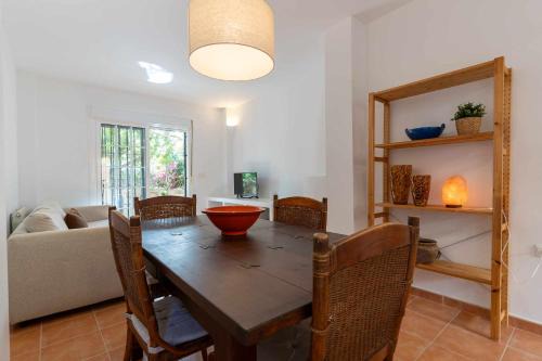Gran Alacant Ski Chalet | rentafive Urb Piscina Chalet Terrazas 23143
