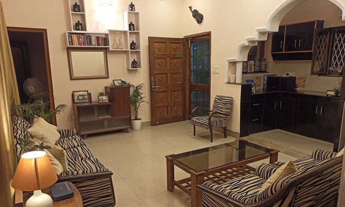 Dehradun House | Repose in the Himalayan Range of Exotic India!