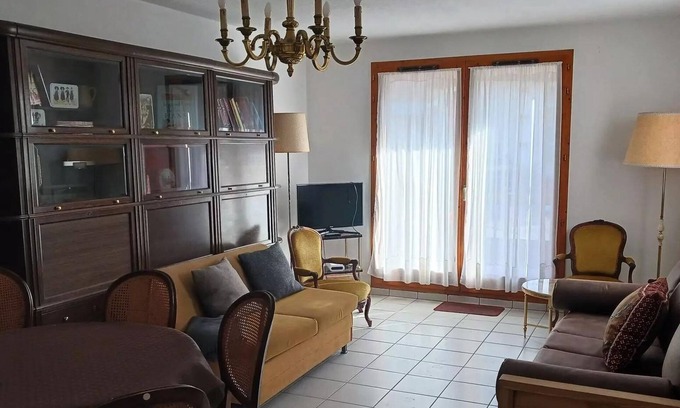 Bourg-Saint-Maurice Apartment | Residence Le Bergentrum - Spacious 3 Rooms people close to the funicular and the center of Bourg