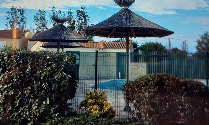 Marseillan House | Residence "les marines d'helios" house with outdoor parking and swimming pool