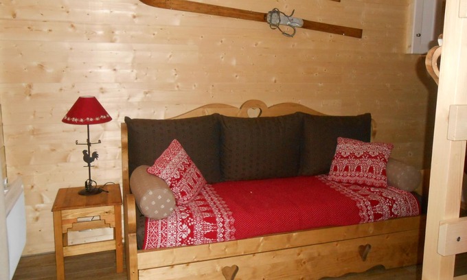 Bourg-Saint-Maurice Apartment | residence with swimming pool in the summer, winter skiing