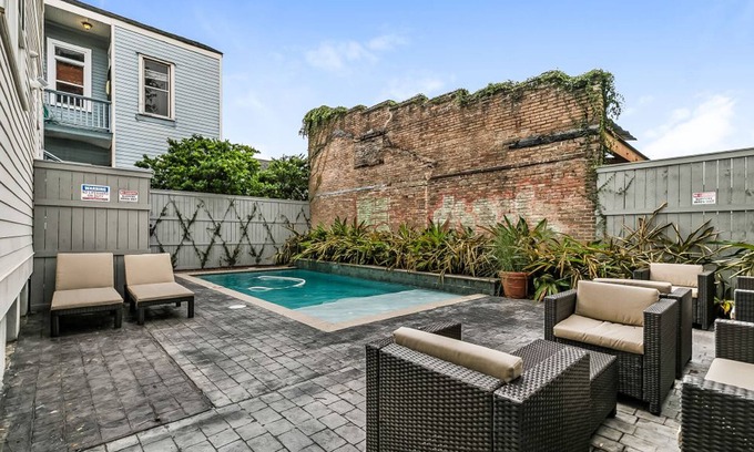 Faubourg Lafayette Condo | Residences Du Hosteeva