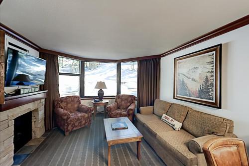 Olympic Valley Apartment | Resort at Squaw Creek's 317 & 319