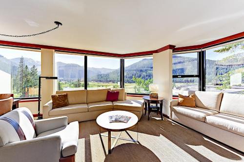 Olympic Valley Apartment | Resort at Squaw Creek's 560 & 558