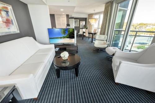 Downtown Myrtle Beach Apartment | Resort condo w beach access & hot tub