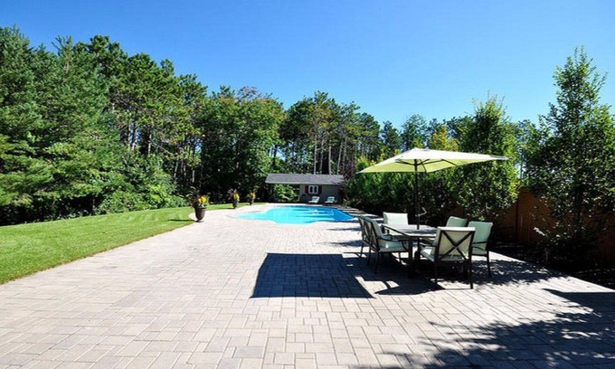 Barrie House | Resort Style Getaway Barrie w/ Pool!