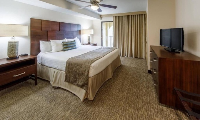 North Scottsdale Hotel | Resort-Style Scottsdale Stay w/Waterpark, Dining & Game Room