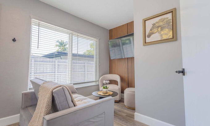Croissant Park Apartment | Rest A Shore - Central, Cozy 1BR