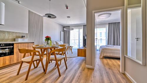 Niechorze Apartment | Rezydencja Niechorze D204 Eco Boho z Basenem i SPA oraz z 2 sypialniami - 5D Apartments