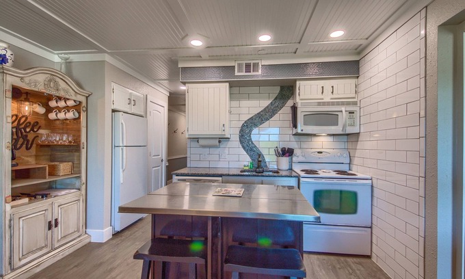 New Braunfels Condo | River Hippie Rrc A302 2 Bedroom Condo by RedAwning
