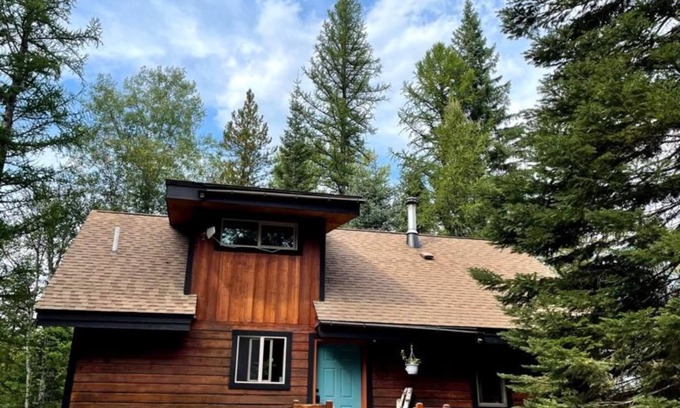 Columbia Falls House | River Teeth Rental Cabin - Glacier National Park’s foothills at your doorstep.