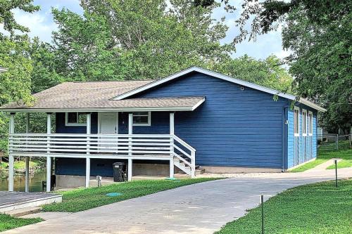 New Braunfels House | Riverfront Cabin Rental near Canyon Lake in New Braunfels, Texas