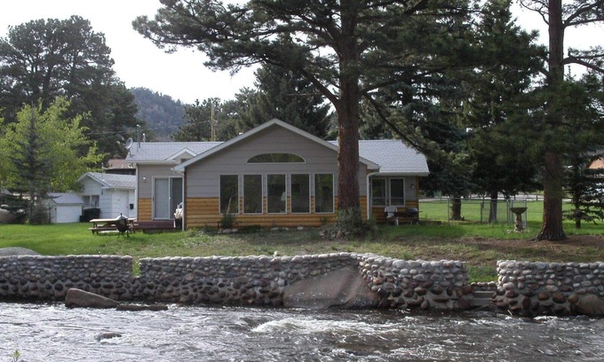 Estes Park Cabin | Rivers Edge "CATCH WILD TROUT" Discount 7 nights or more July and August 2025