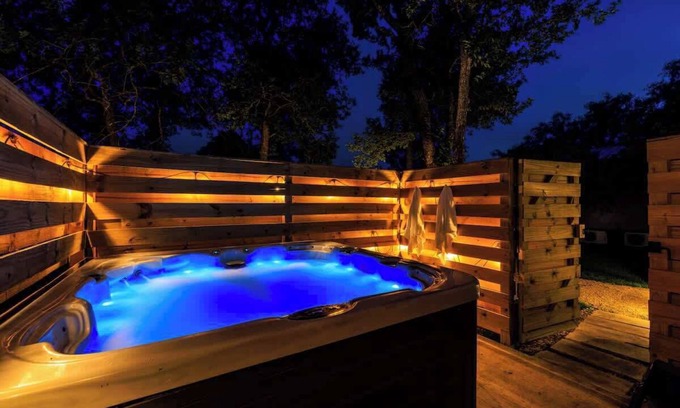 Fredericksburg Cottage | Rivers Edge Cottages With Hot Tub