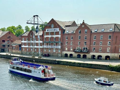 York Apartment | Riverside Apartment at Woodsmill Quay