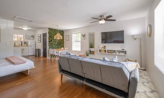 Riverside Heights House | Riverside Heights Guest House