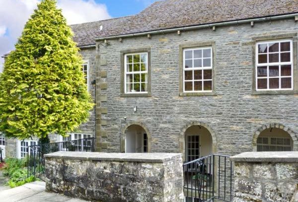 Airton Apartment | Riverside Walk