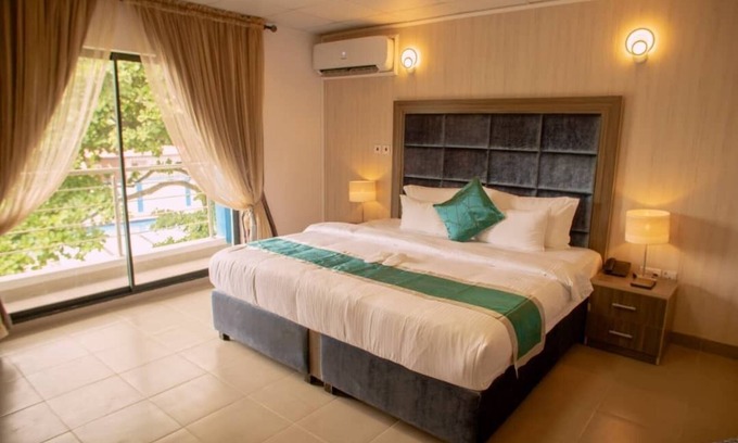 Lagos Hotel | Riviera Suites