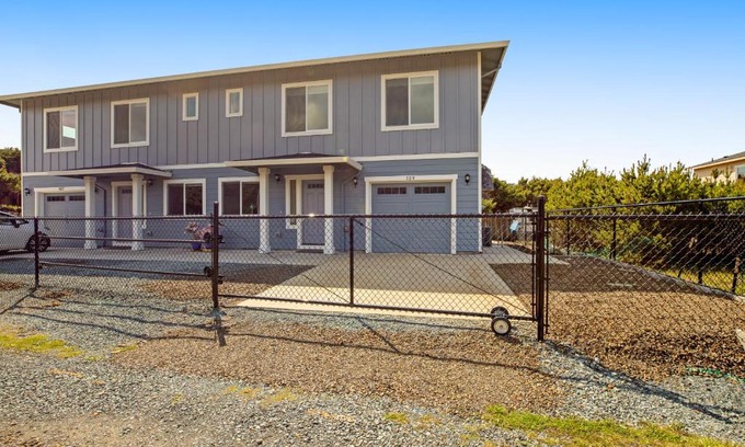 Rockaway Beach House | RJD Beachside Vacation Home B