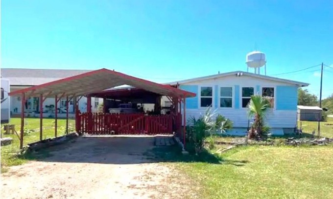 Port O Connor House | RnR in POC - No min. stay. Boat parking. NO Pets
