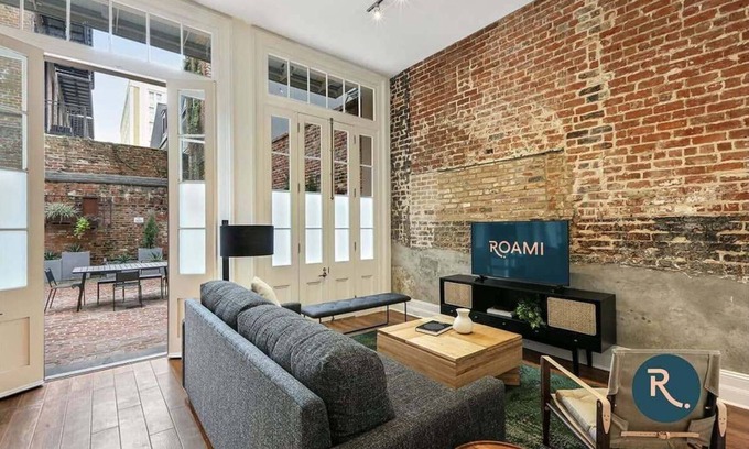 Central Business District Hotel | Roami at Factors Row | Near Bourbon St. | 2BR