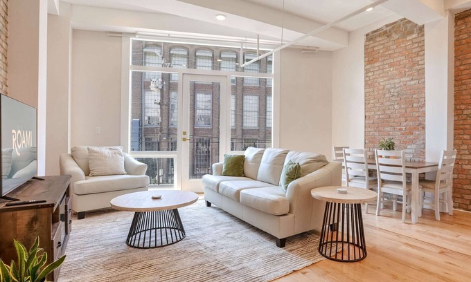 Arts/Warehouse District House | Roami at The Churchill | 2 Bedroom w/Balcony