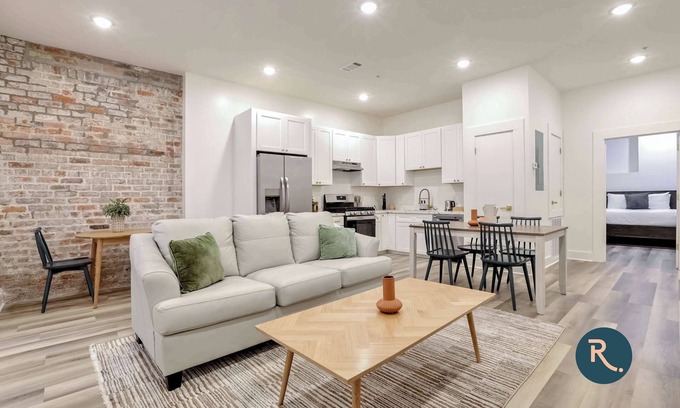 Arts/Warehouse District House | Roami at The Churchill | 3 Bedroom