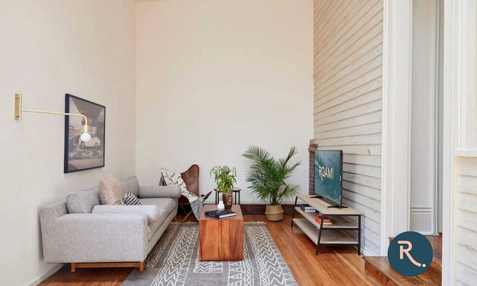 Faubourg Marigny House | Roami at The Mandeville | Two Bedroom w/Balcony