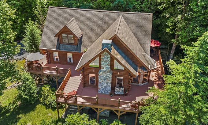 Black Mountain House | Rocky Mountain Private Creek Fire Pit
