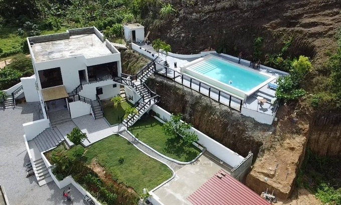 Las Terrenas Apartment | Romantic Spanish villa w/Infinity Pool — 10 min from the beach!