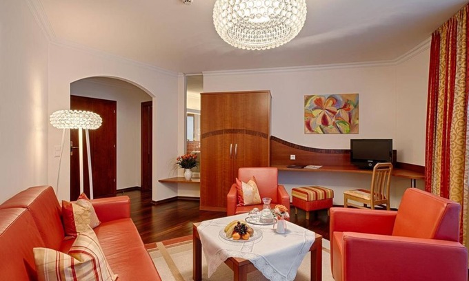 Bad Kleinkirchheim House | Romantic Suite Breakfast - Thermenwelt Hotel Pulverer