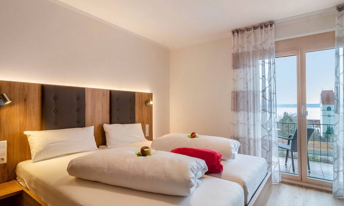 Hagnau Apartment | Room 'Doppelzimmer Mit Balkon' with Lake View, Balcony and Wi-Fi