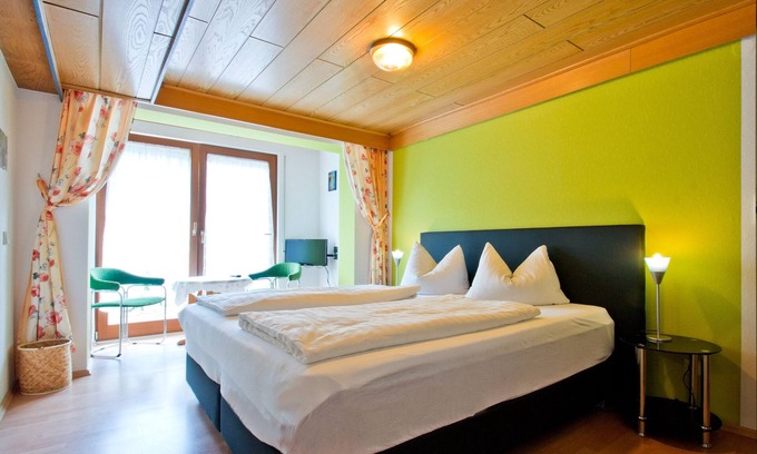 Bad Rippoldsau-Schapbach Apartment | Room 'Paul' with Shared Terrace and Wi-Fi