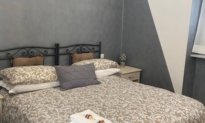 La Spezia Apartment | Room 'Portovenere' with Wi-Fi and air conditioning