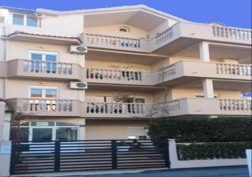 Maini House | Rooms Kuljic
