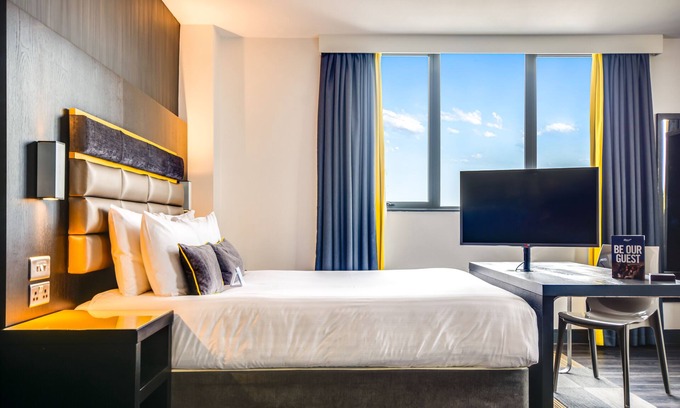 Nottingham City Centre Apartment | Roomzzz Nottingham City