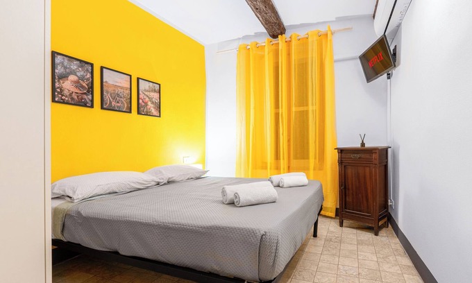 Genoa Historical Centre Apartment | Rosa Homes THE YELLOW