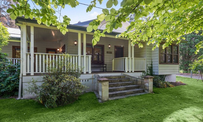 Avoca House | 'Rosalba' The Old Dairy Farm 3-Bed Cottage