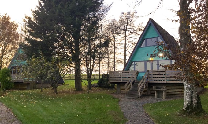 Corton Cottage | ROSE LODGE, pet friendly, with a garden in Milton On Stour